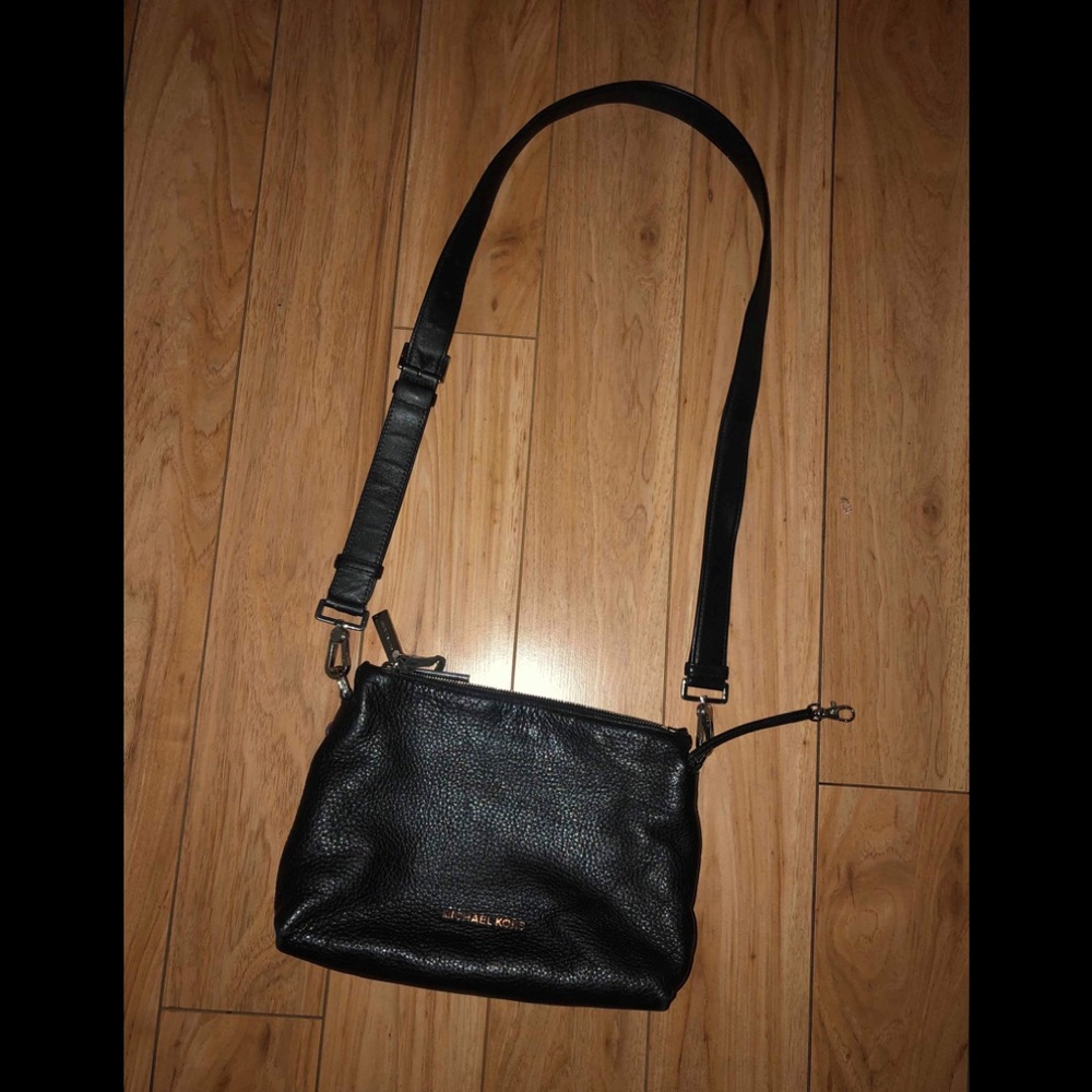 Micheal Kors Black Leather crossbody